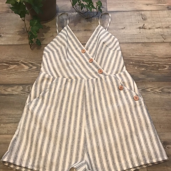 Romper - Picture 1 of 7
